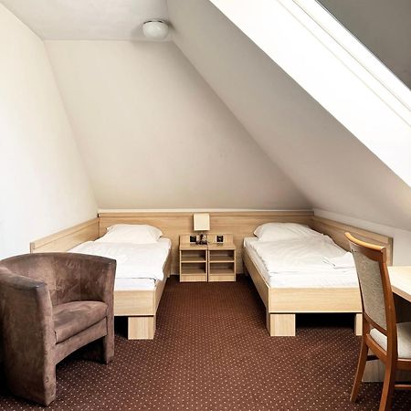 Motel Db2000 Bilgoraj Bagian luar foto