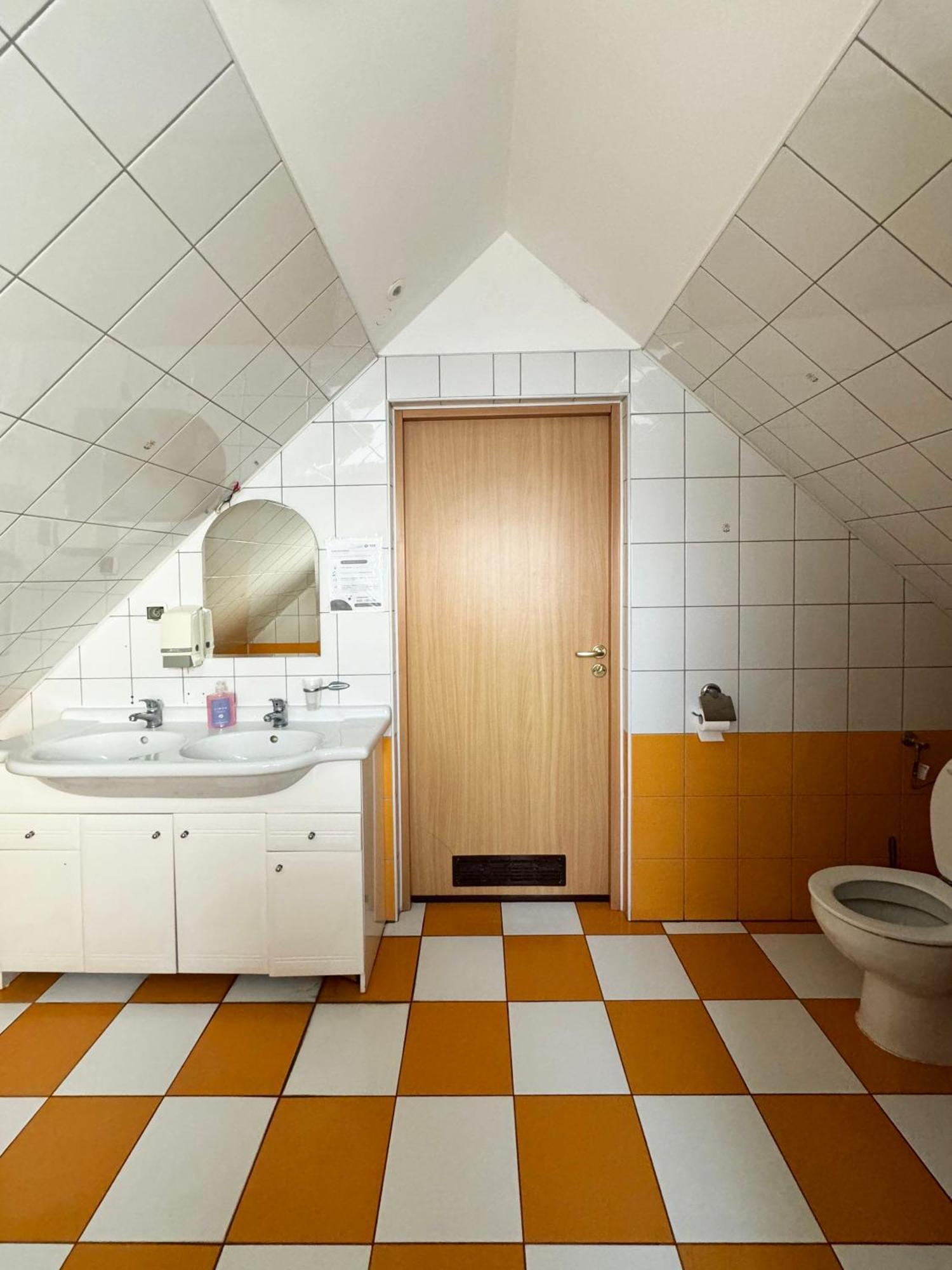 Motel Db2000 Bilgoraj Bagian luar foto