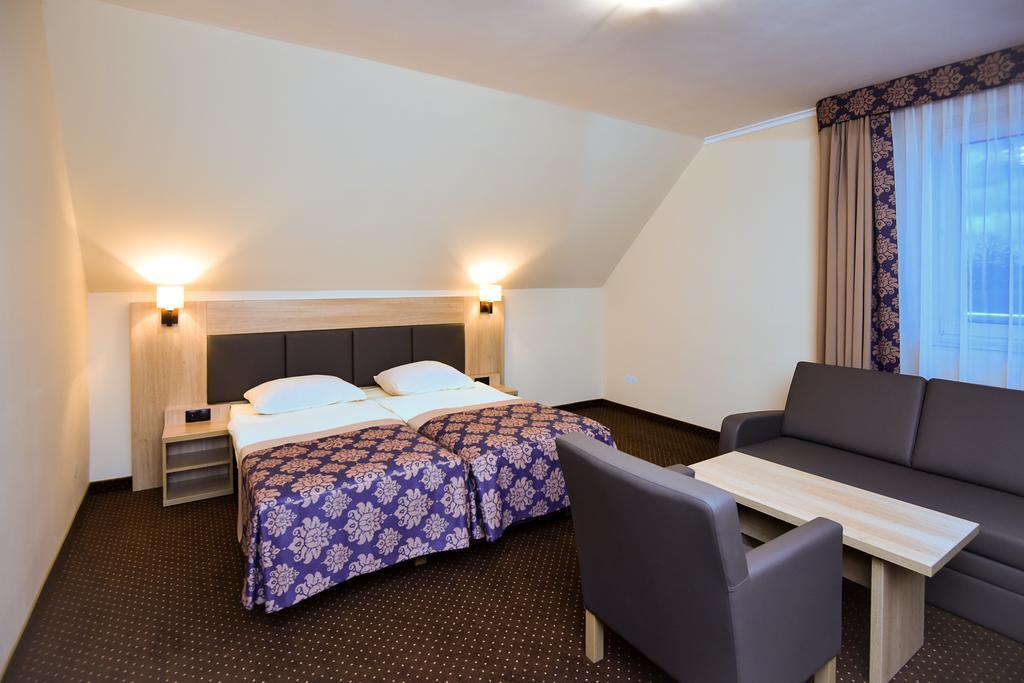 Motel Db2000 Bilgoraj Ruang foto