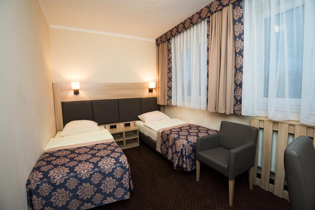 Motel Db2000 Bilgoraj Ruang foto